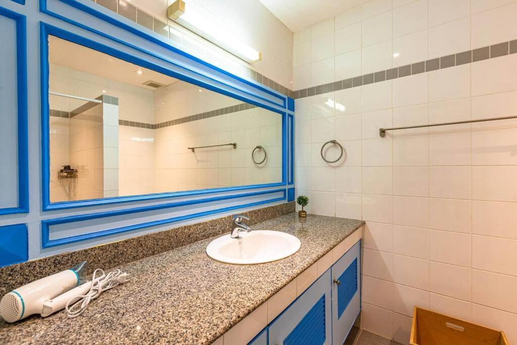 4 Bedroom Townhouse In Great Location! HHQ Exterior foto