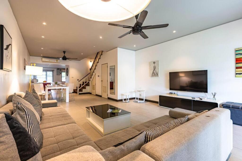 4 Bedroom Townhouse In Great Location! HHQ Exterior foto