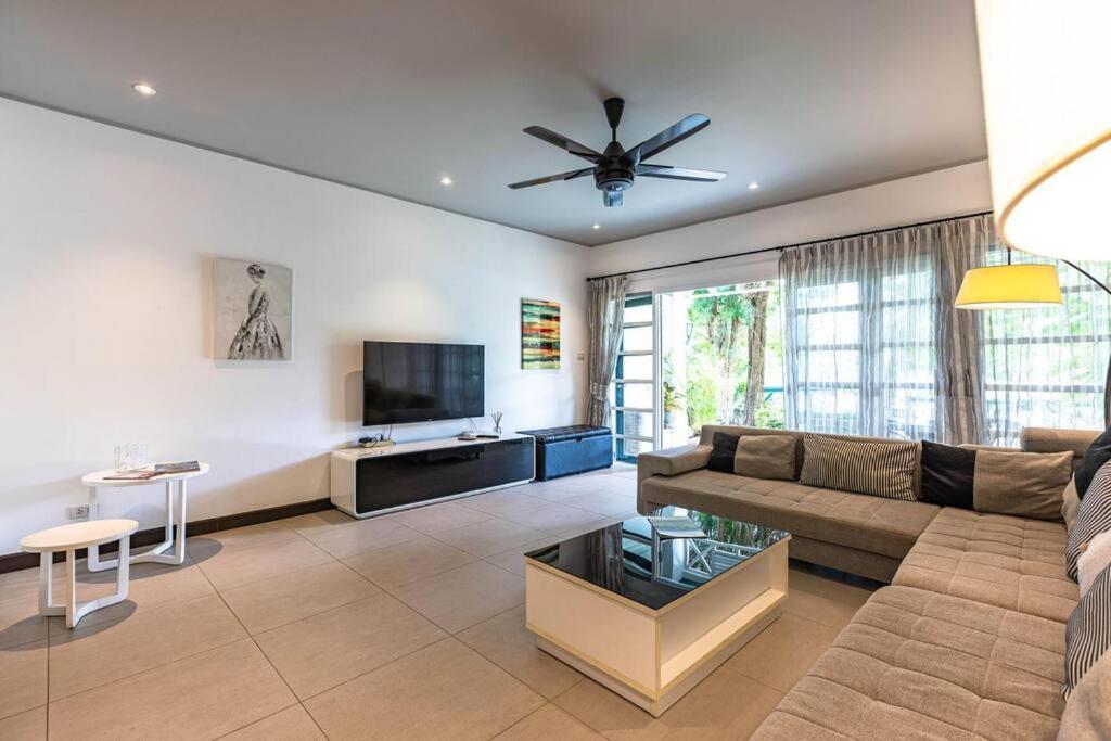 4 Bedroom Townhouse In Great Location! HHQ Exterior foto
