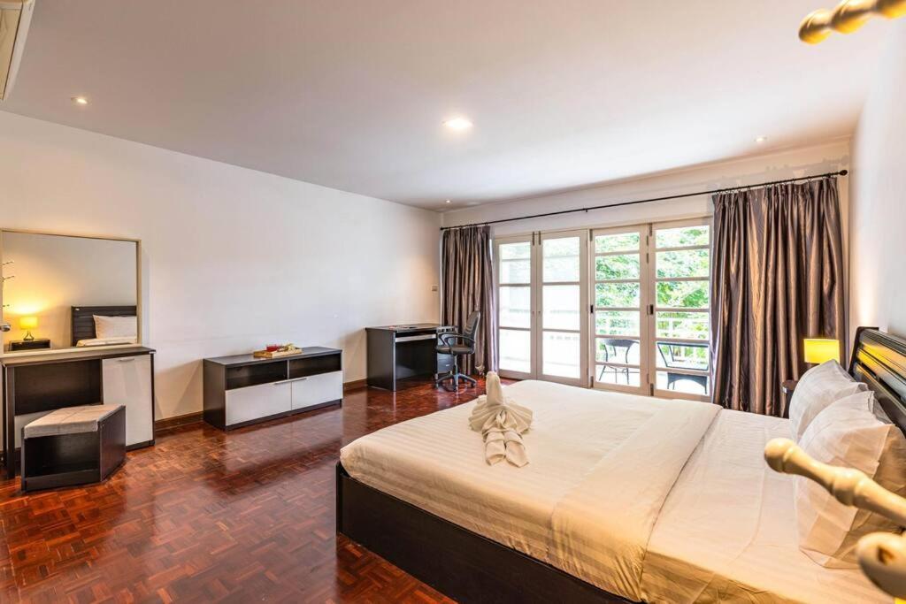 4 Bedroom Townhouse In Great Location! HHQ Exterior foto